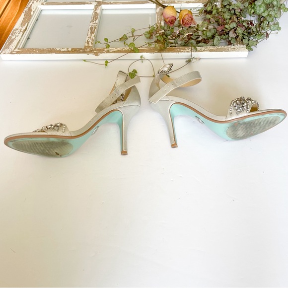 Betsey Johnson Silver Heels with Pearls - Picture 6 of 9